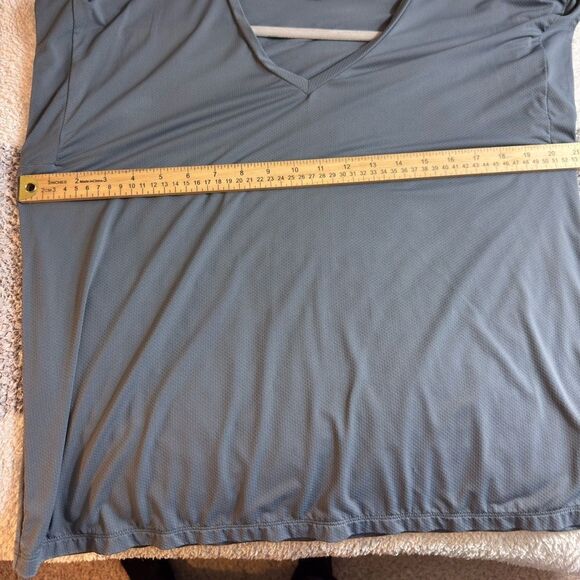 Downeast T shirt Womens size Medium V Neck Gray layering Tee Essential light - Picture 9 of 12